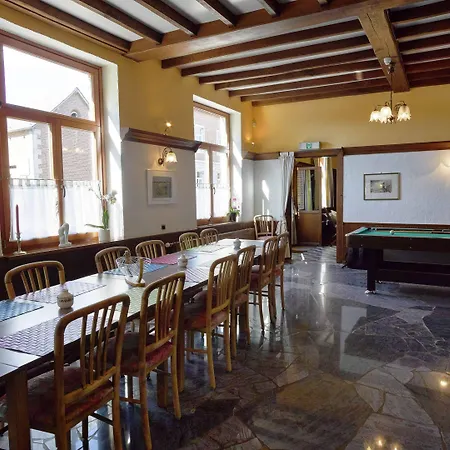 Spacious With Private Garden *