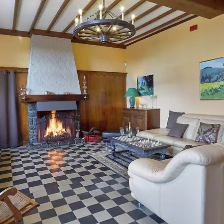 Holiday home Spacious With Private Garden In Houyet
